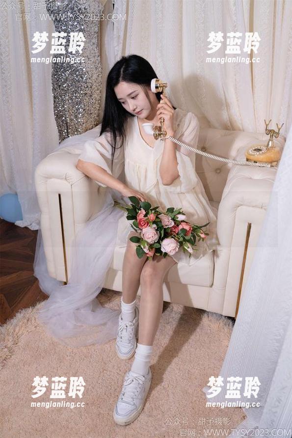 甜予摄影 - 小语穿K制服，感觉原图和精选在玩一场暗示的游戏。