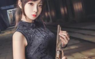那个疯猫ss和她的皮衣，图片里好像散发着一种别样的气息，虽然不带光。