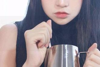 疯猫ss智商上线，学妹私拍图集带给我一丝宛如轻风的拂动，气氛还不错。