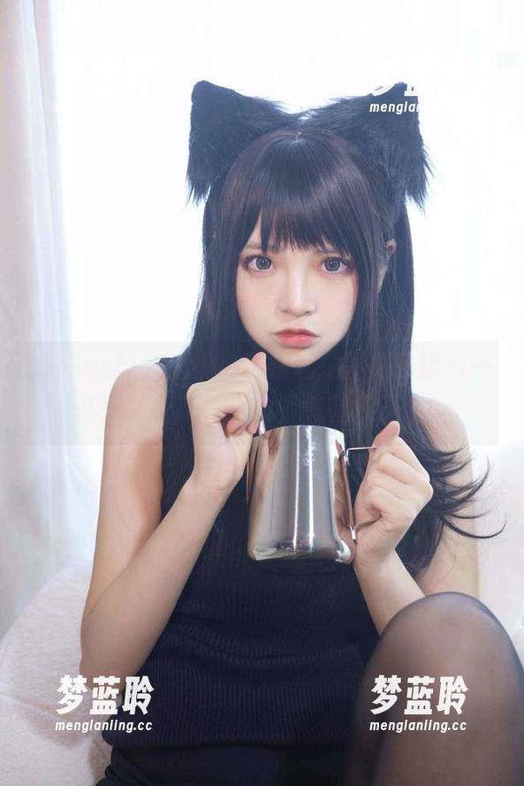 疯猫ss智商上线，学妹私拍图集带给我一丝宛如轻风的拂动，气氛还不错。