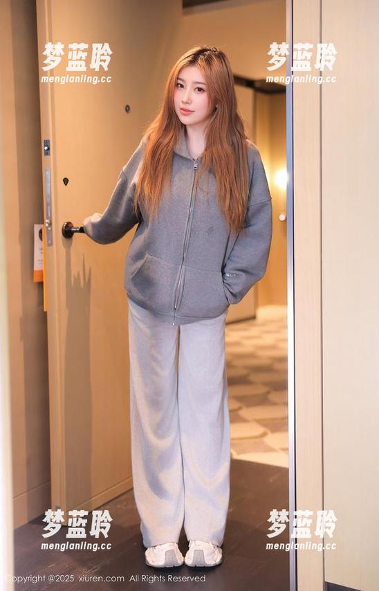 秀人网 - 在安然的修理工写真集里，扳手与浪漫巧妙搭配