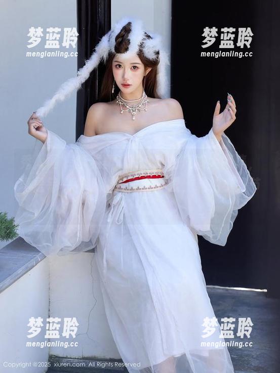 秀人网 - 李雅柔182CM的短裤大图集，真是每一张都让人多看一眼，私拍小细节绝了。
