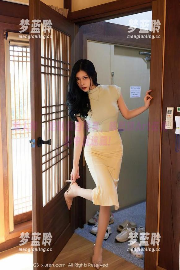 秀人网 - 定制黑白写真，陈思琪Art在光影中捉迷藏！