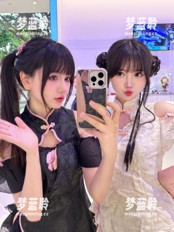 秋山AkI 原图里的秋山AkI,白丝绕指柔,私拍的一角,现实与幻想的交汇处。