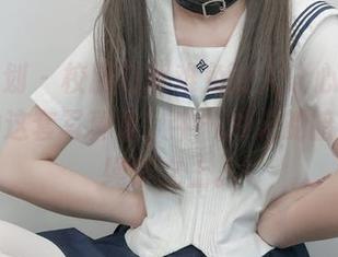 紧急企划 - 校服白丝难免让人分心，小婕分享的这套写真集，牛气冲天的暗示透在绳索之上。