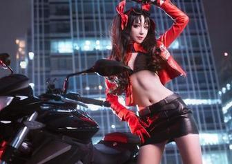 看完翎柒菜菜的白毛衣高清写真，内心毫无抵抗力。