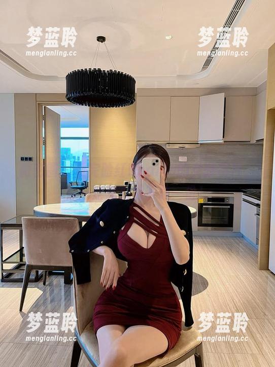 微密圈 - 看完脸红Dearie的女孩图片，你一定想立刻下载一份！