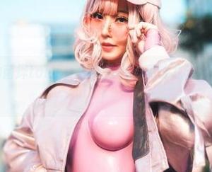 高清图库里的菌烨tako，其实是FGO葛饰北斋的泳装和服女神！