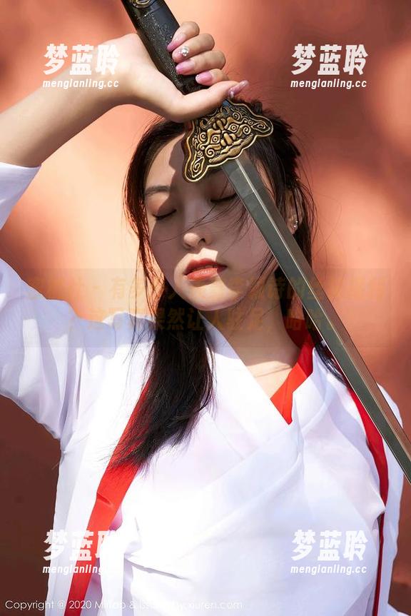 蜜桃社 - 有多少人羡慕李颖诗的丝袜福利？这写真果然让人驻足，哈哈。