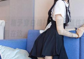 袜啵啵 - 稚予穿白棉袜的那种随性美，原图在这，快下载收藏起来！
