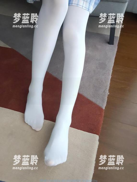 西尔酱的校服白丝，原图带你嗅到春天的空气，图册就像一缕青涩的风