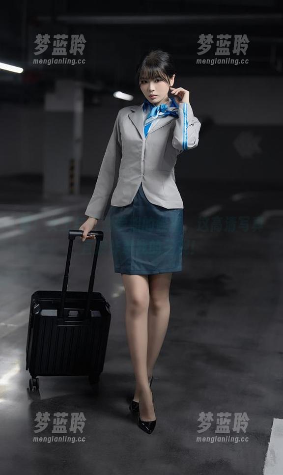 看！女王与轩萧学姐的碰撞，这高清写真直接炸裂我的三观！