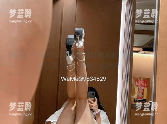 微密圈 - 不得不说，迷人的五姨太的最新写真里的蜘蛛女侠，那个姿态，啧啧，让我好奇。