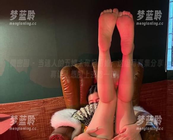微密圈 - 当迷人的五姨太做起厨娘：这组写真集分享真让人想围上去吃一碗。