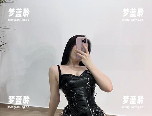 微密圈 - 直面“铁锤姐姐”的原图，别让照片欺骗你，那形状背后还有另一面。