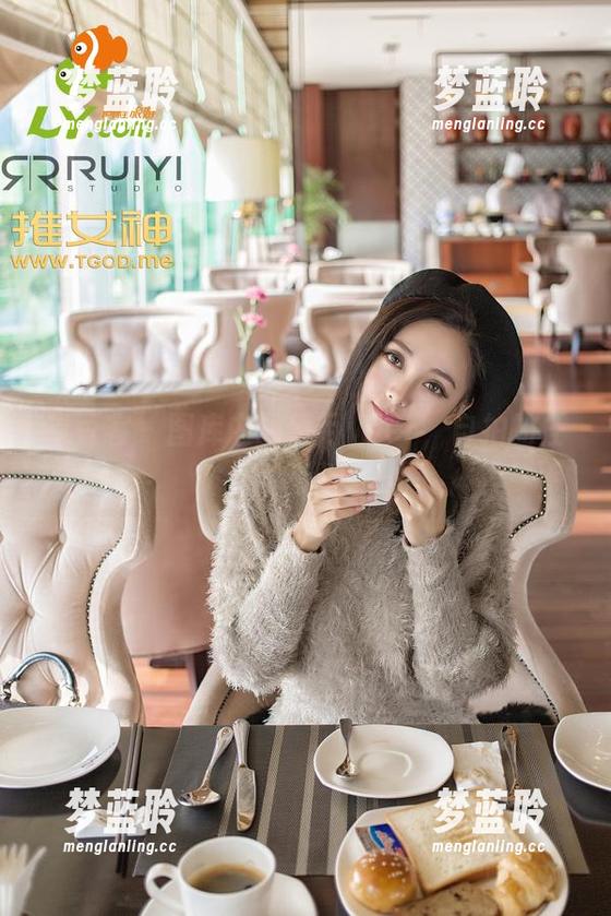 青豆客 - 图库中的伍月yuer，自拍的任性风景！