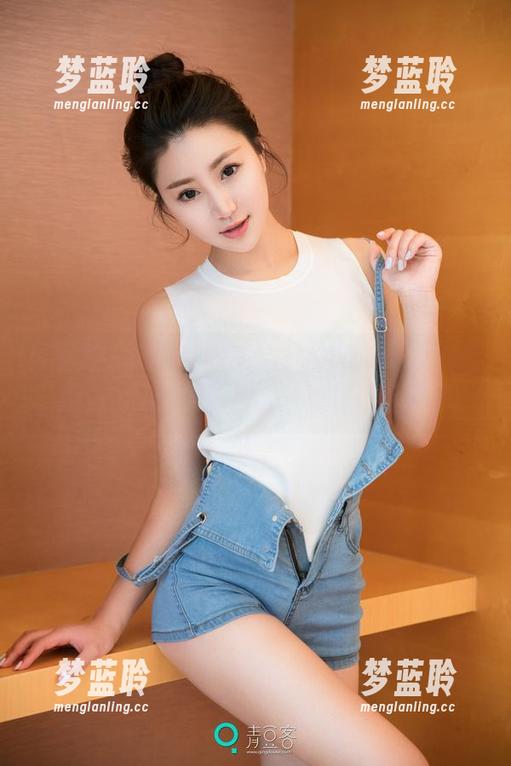 青豆客 - 刚浏览晓艾fafa的丝袜作品，哇，她真会玩细节，目光一直停不下来啊。