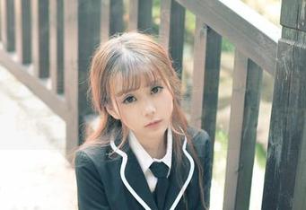 青豆客 - 雪Baby最新礼服合集，穿上它，你会不会在镜子前自恋到不行？