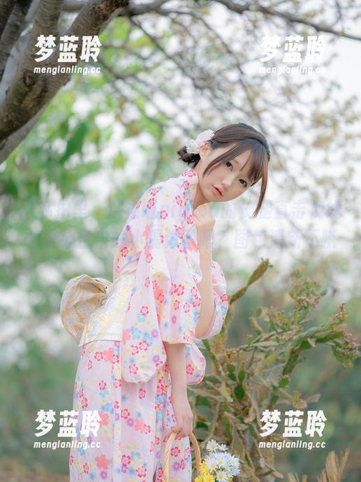 这私拍里，魔物喵nigisa的长腿直击视线，是心目中的小偶像了吧？图包清新不腻！