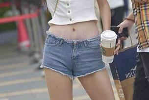 魔镜街拍 - 有粉裙就能当销售主管？婷婷最新写真集为你解惑！