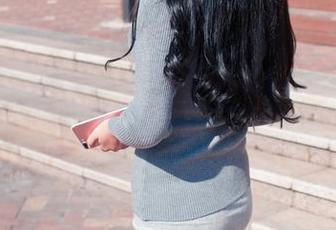 魔镜街拍 - 工作日常里的小调皮：婷婷的黑丝全套原图，能抗拒么？