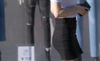 赌气买醉又怎能错过魔镜街拍的肉丝美腿美女合集，来吧，干杯！